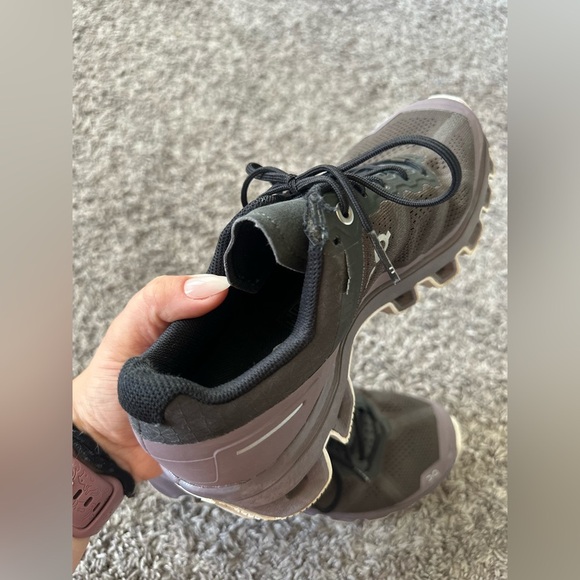 Women’s OnCloud Cloudventure Running Shoe Size W6 - Picture 9 of 15